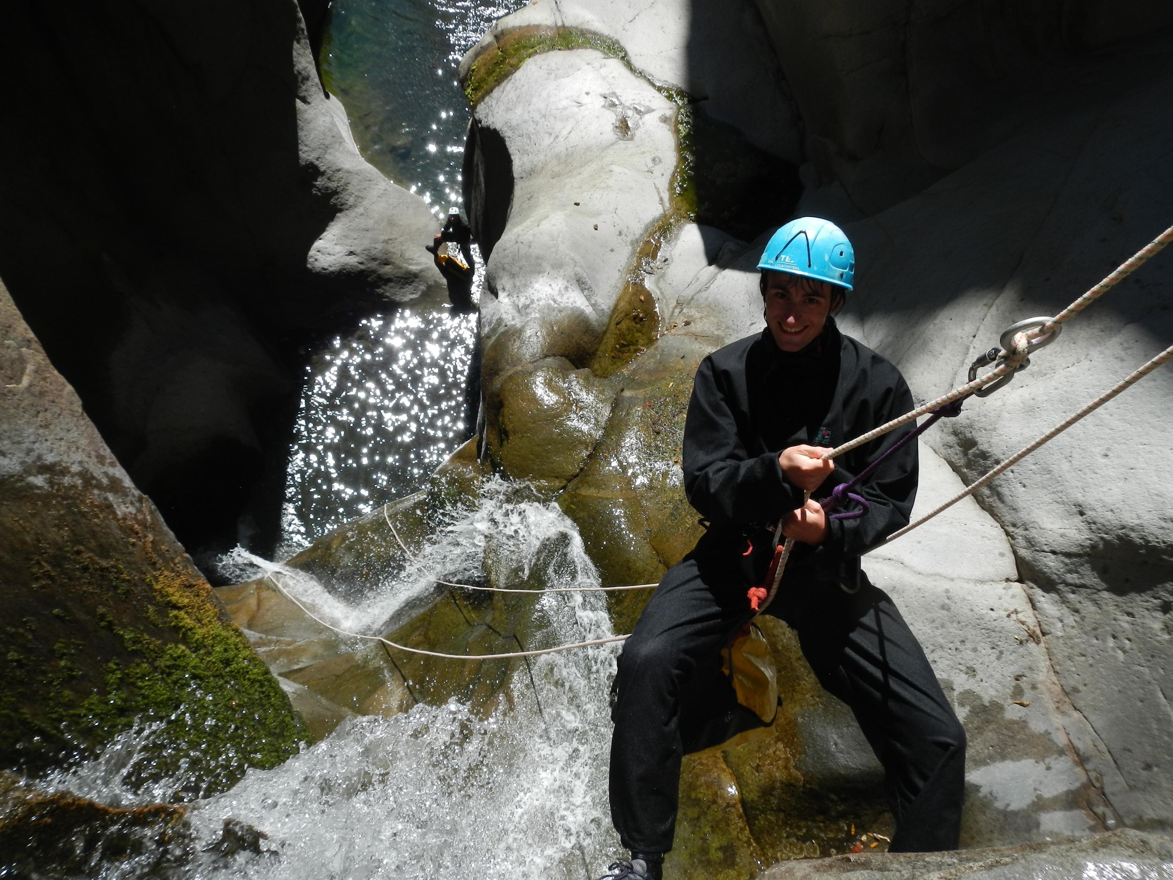 Canyoning Cilaos Lincontournable Fleur Jaune Par Cilaos Aventure