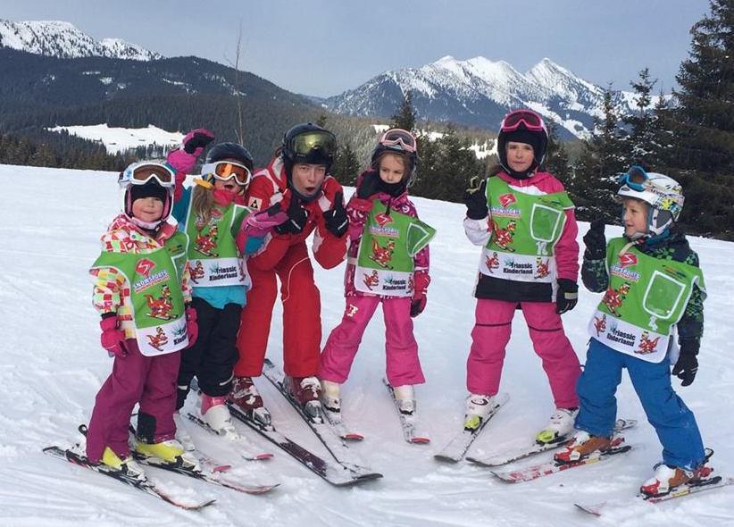 Waidring - Kids Ski Lessons (6-13 y.) for Beginners