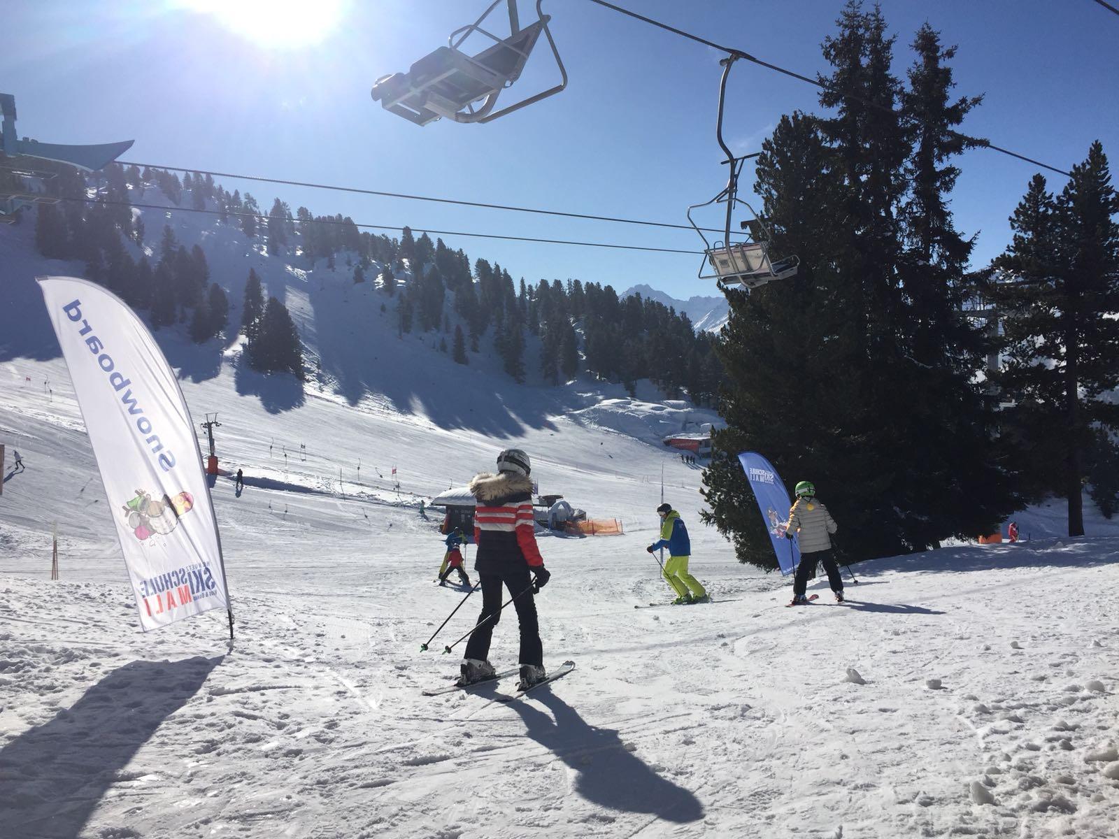 Oetz (Hochoetz) - Private Ski Lessons for Families or Friends