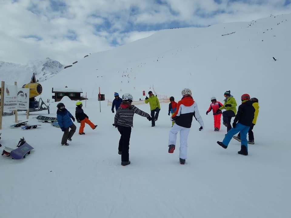 Sedrun Oberalp - Snowboarding Lessons for Kids & Adults - Beginner