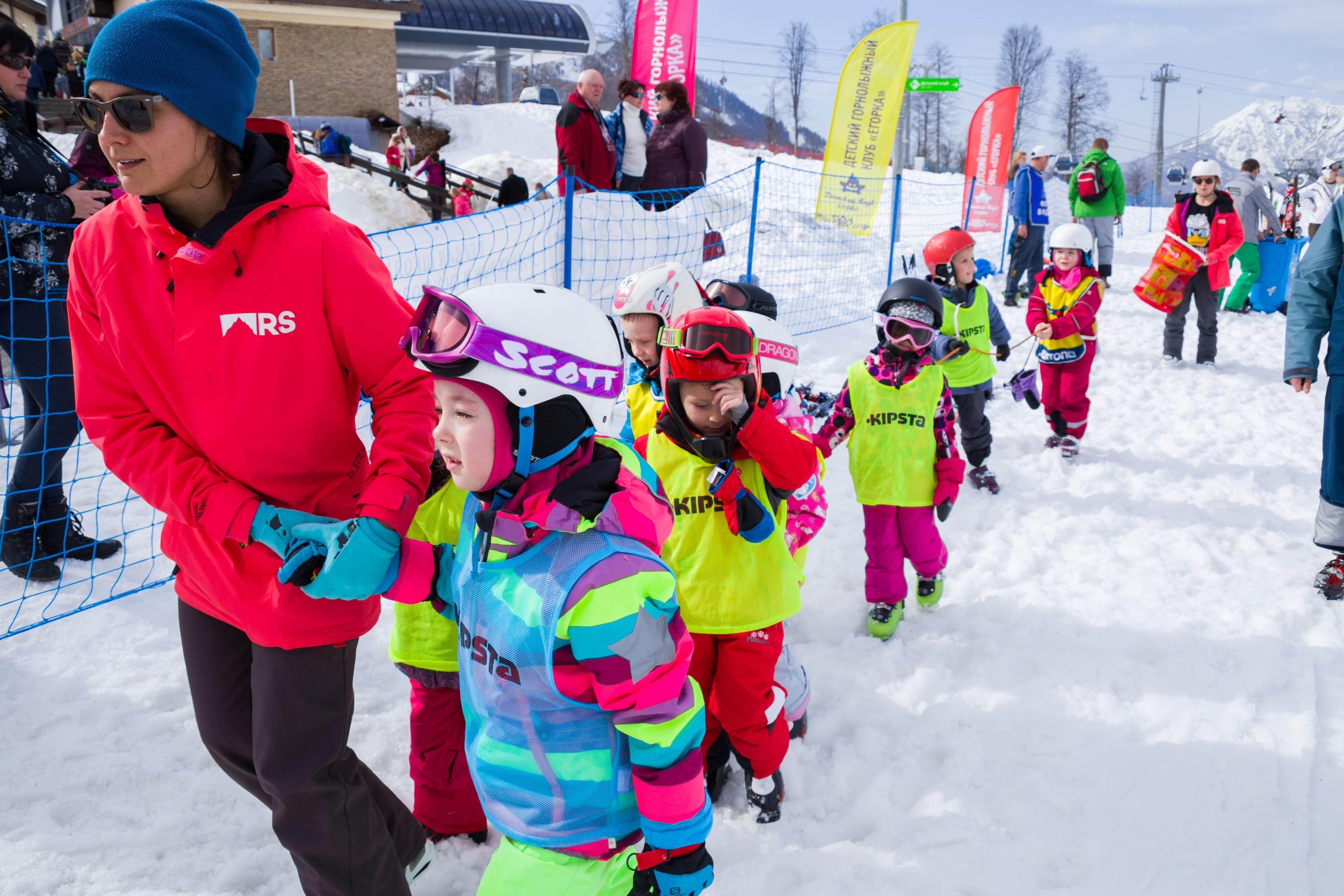 Passo Tonale - Kids Ski Lessons (6-15 y.)