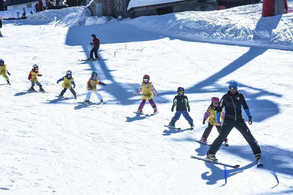 Cavalese - Kids Ski Lessons (7-12 y.) for First Timers