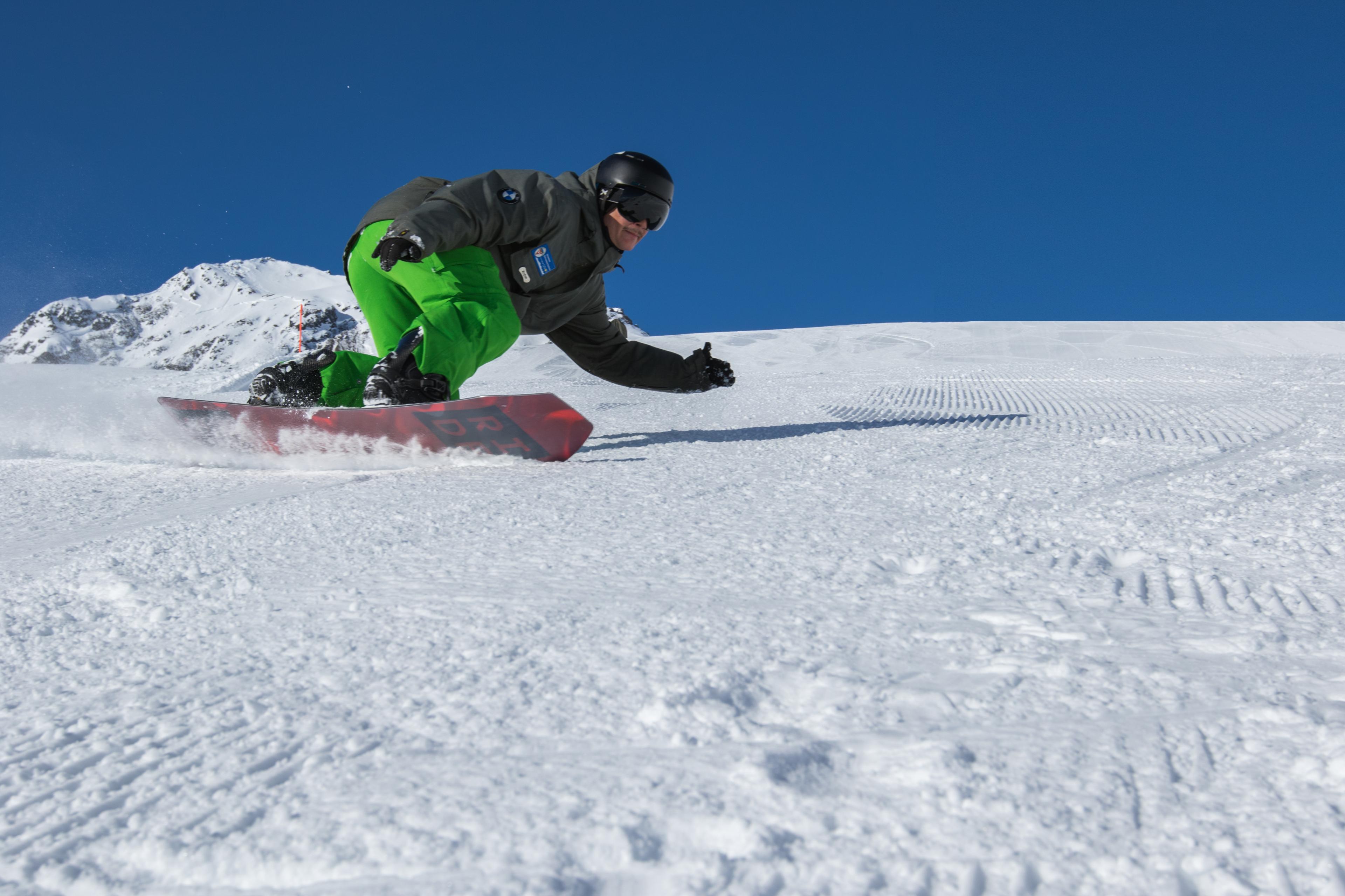 Davos - Snowboard Lessons for Kids - Intermediate