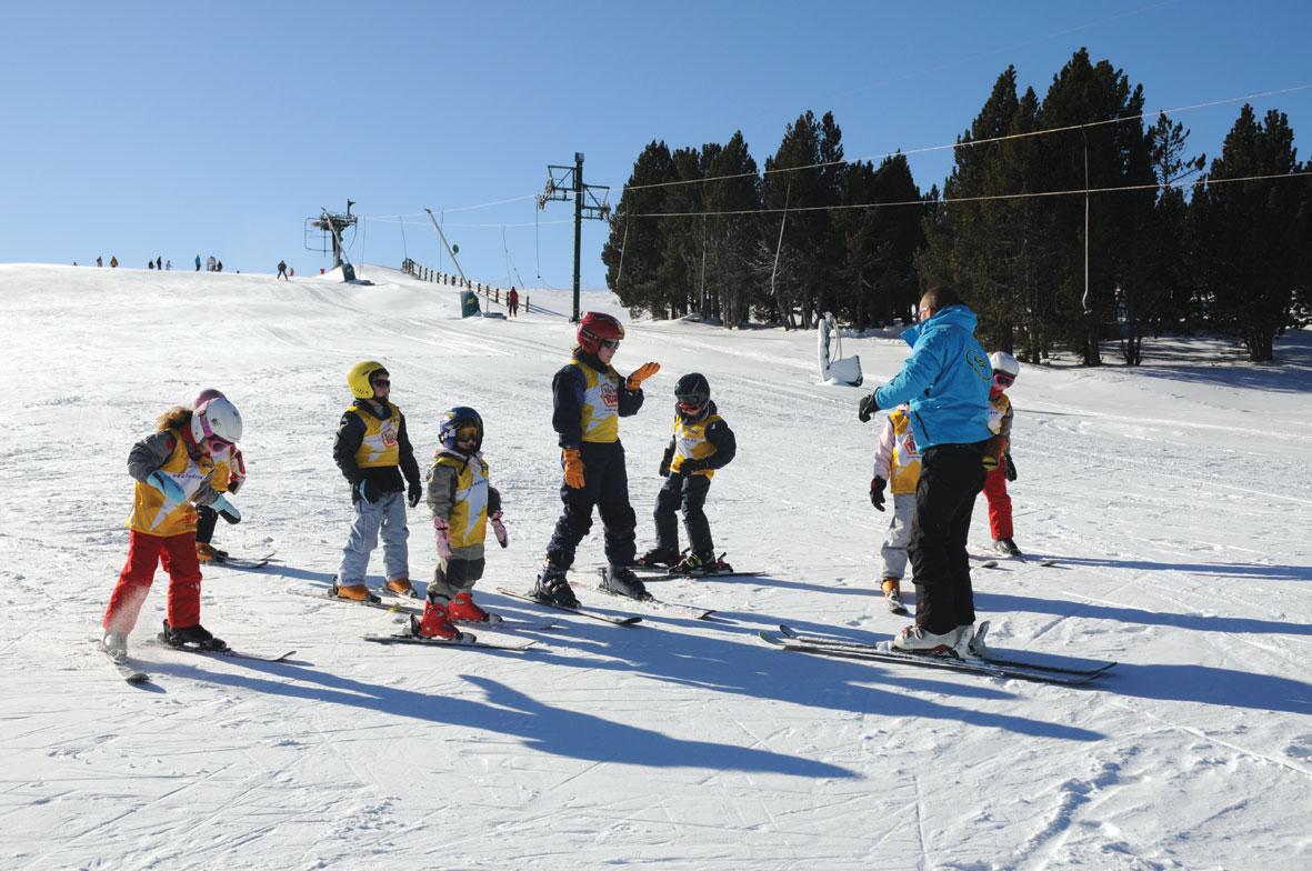 Les Angles - Kids Ski Lessons (5-14 y.) for All Levels - February