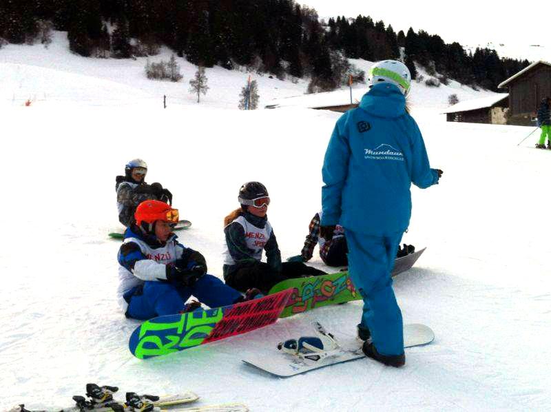 Obersaxen Mundaun - Snowboard Lessons for Kids & Adults - All Levels