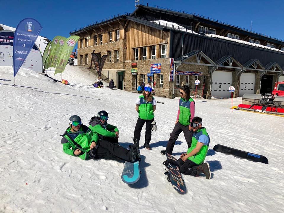 Sierra Nevada - Adult Snowboarding Lessons for Experienced Boarders