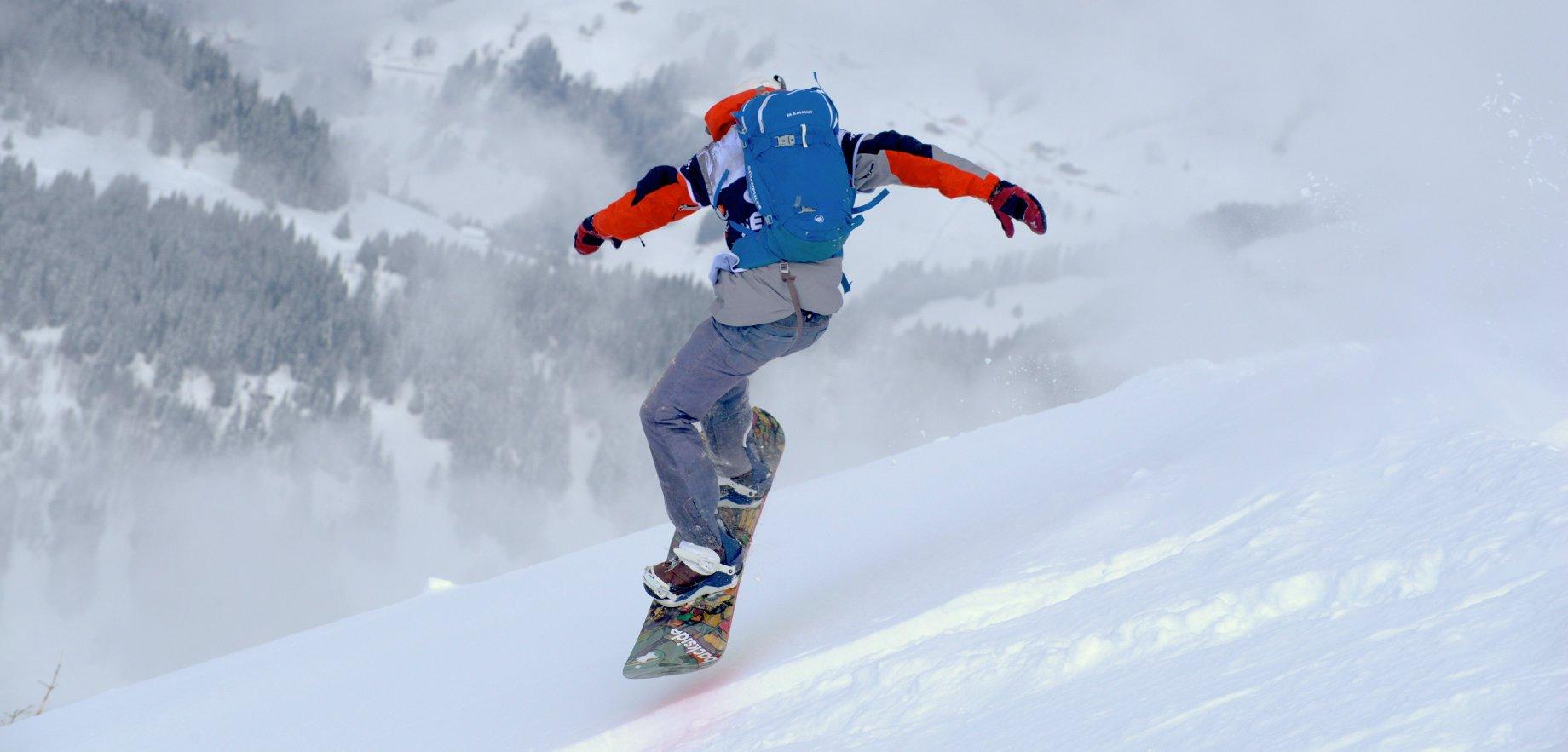 La Clusaz - Teen & Adult Snowboarding Lessons for Beginners