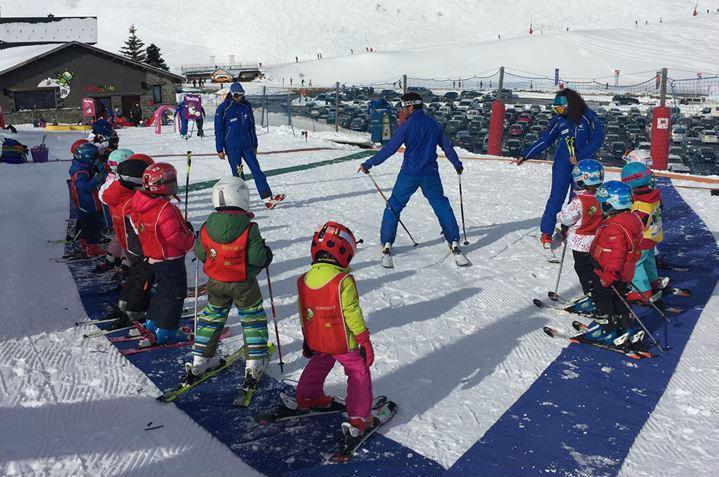 Formigal - Kids Ski Lessons (from 4 years) for All Levels in Low Season