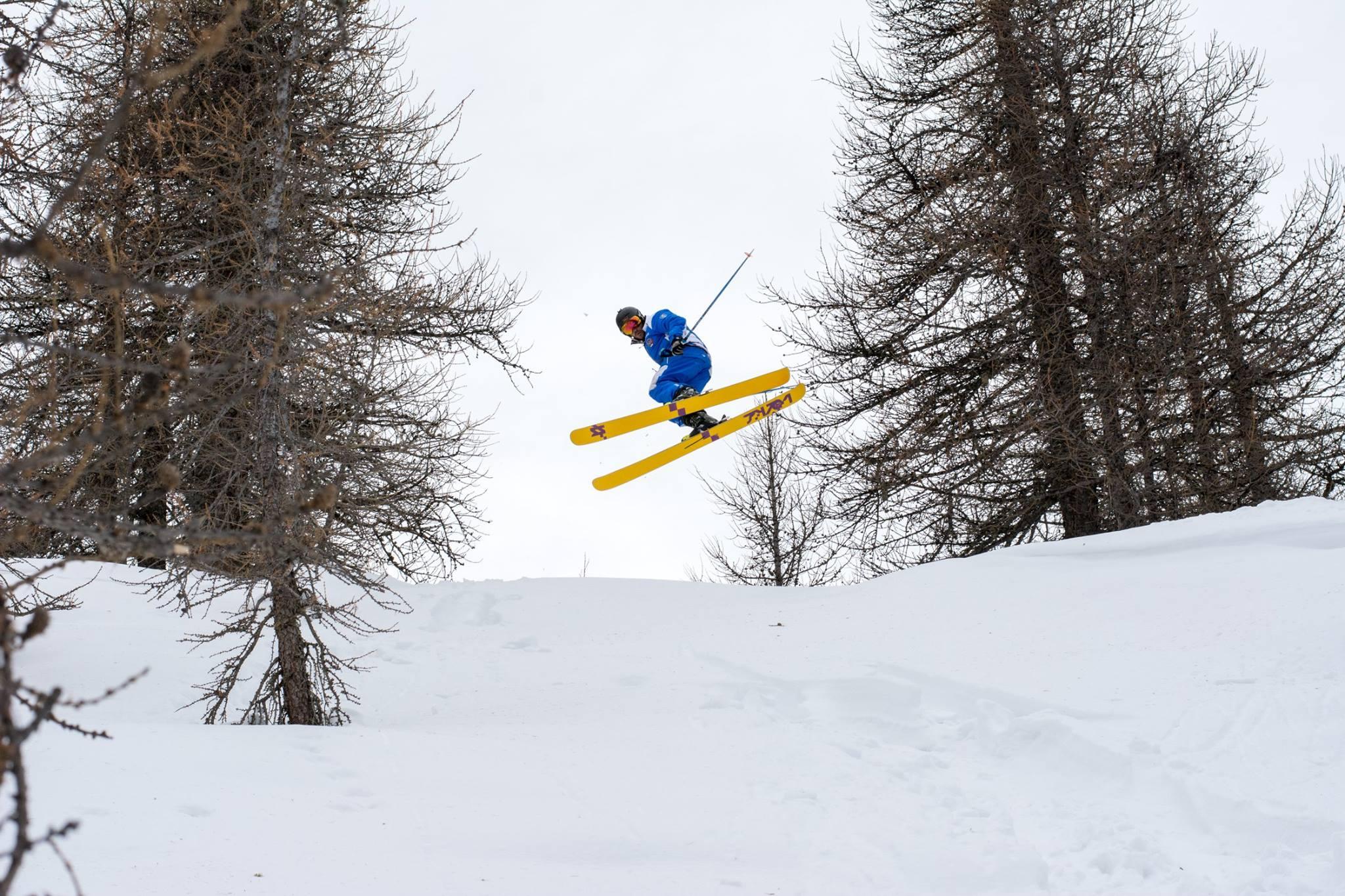 Sauze d'Oulx - Private Freestyle Skiing Lessons for All Levels