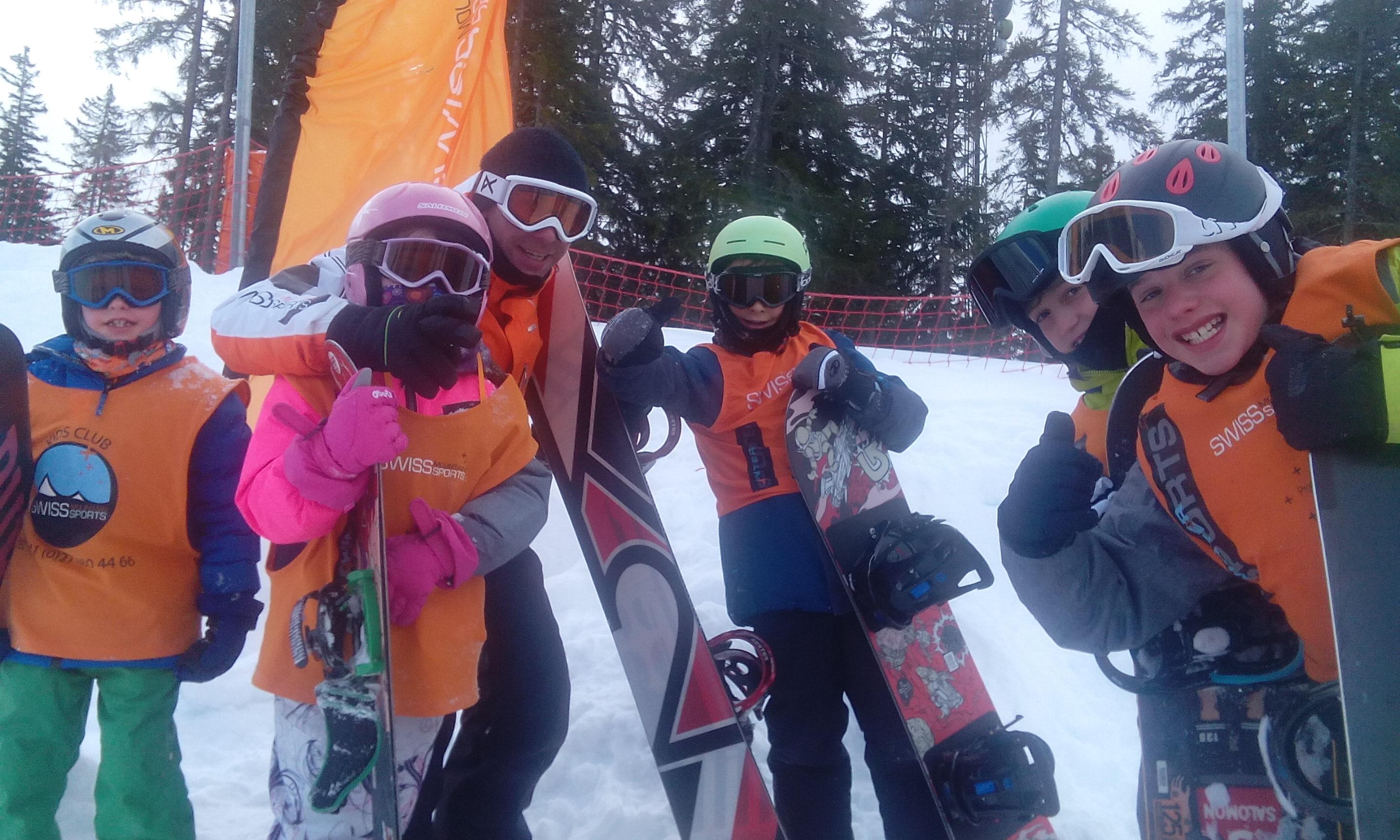 Crans Montana - Snowboarding Lessons for Kids (6-15 y.) - Max 5 - Crans