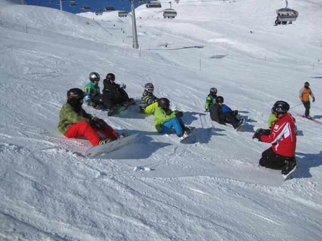 Samnaun - Snowboarding Lessons (6-16 y.) for Adv. Boarders - Half Day