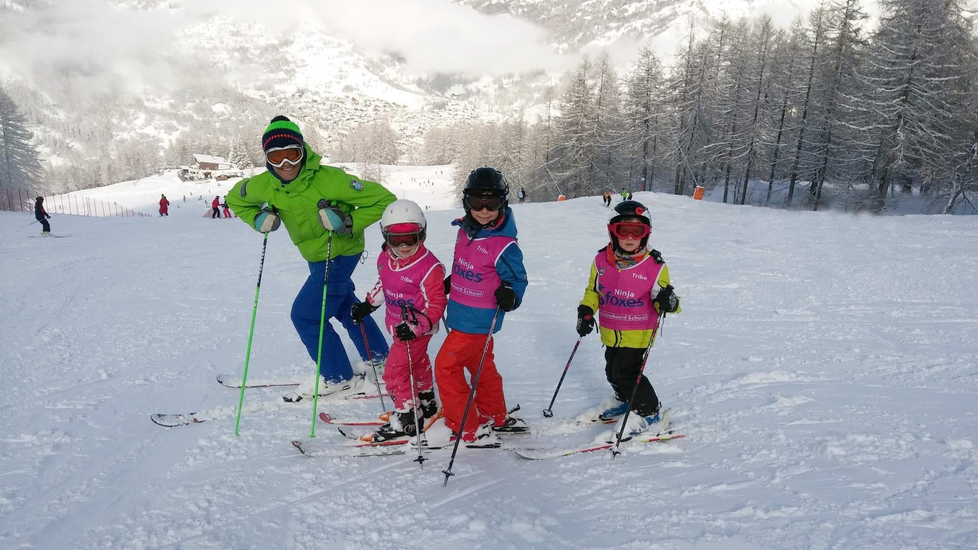 Bardonecchia - Kids Ski Lessons (3-6 y.) for Beginners - Christmas