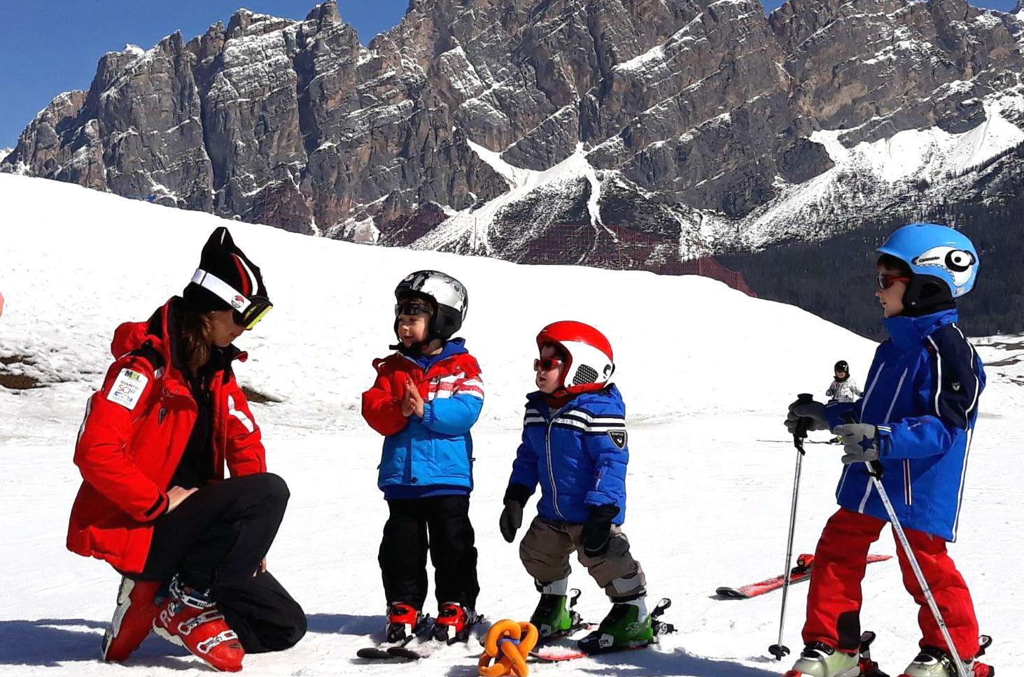 Cortina d'Ampezzo - Kids Ski Lessons (4-10 y.) for First Timers