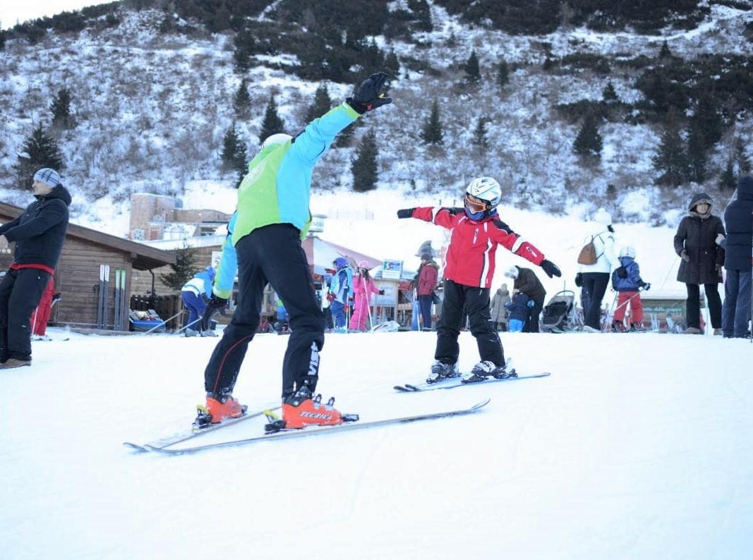 Monte Bondone - Kids Ski Lessons (4-14 y.) for All Levels - Christmas