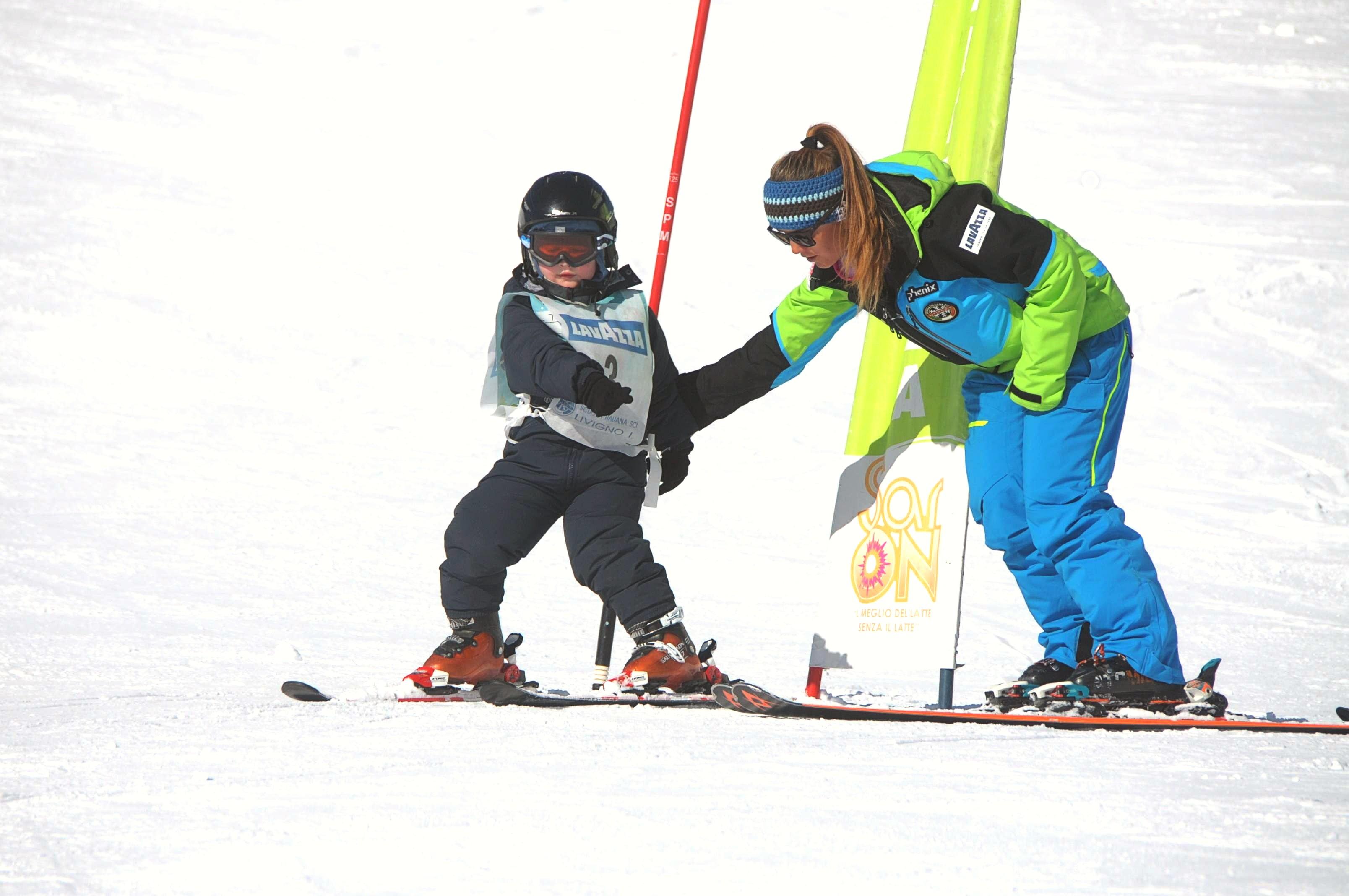 Livigno - Kids Ski Lessons (5-12 y.) for All Levels - Full Day