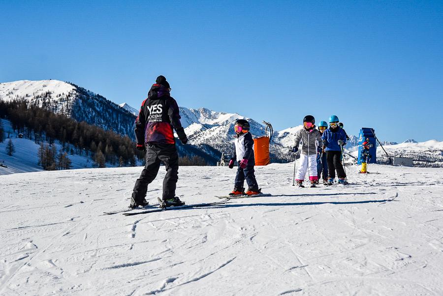 Sestriere - Kids Ski Lessons (6-12 y.) for Beginners - Christmas