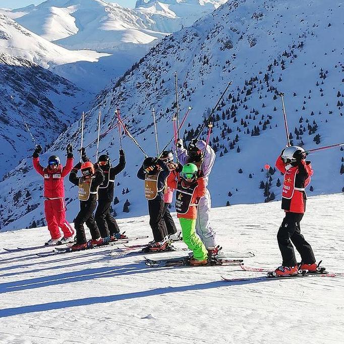 Alpe d'Huez - Kids Ski Lessons (6-12 years) - February - Beginner