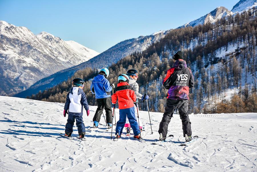 Sestriere - Kids Ski Lessons (6-12 y.) for Beginners