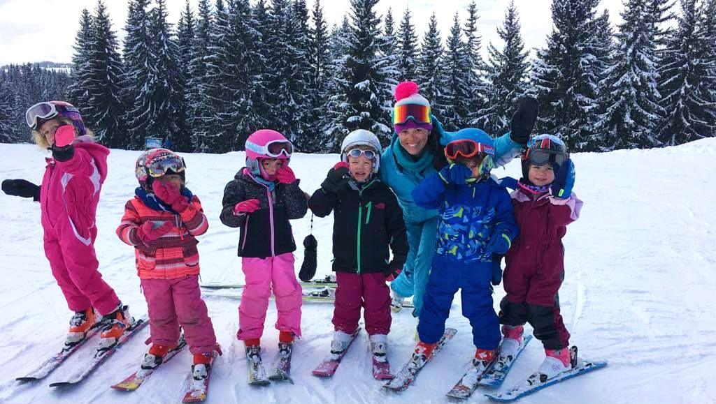 Morzine - Kids Ski Lessons (7-12 y.) + Ski Pass - Full Day - Beginner