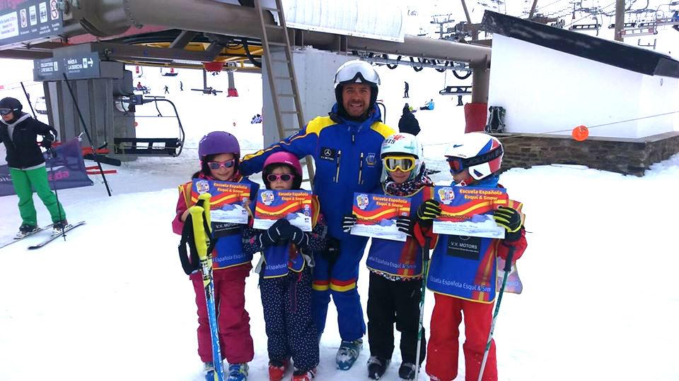 Sierra Nevada - Kids Ski Lessons (5-12 y.) for Beginners - All in One