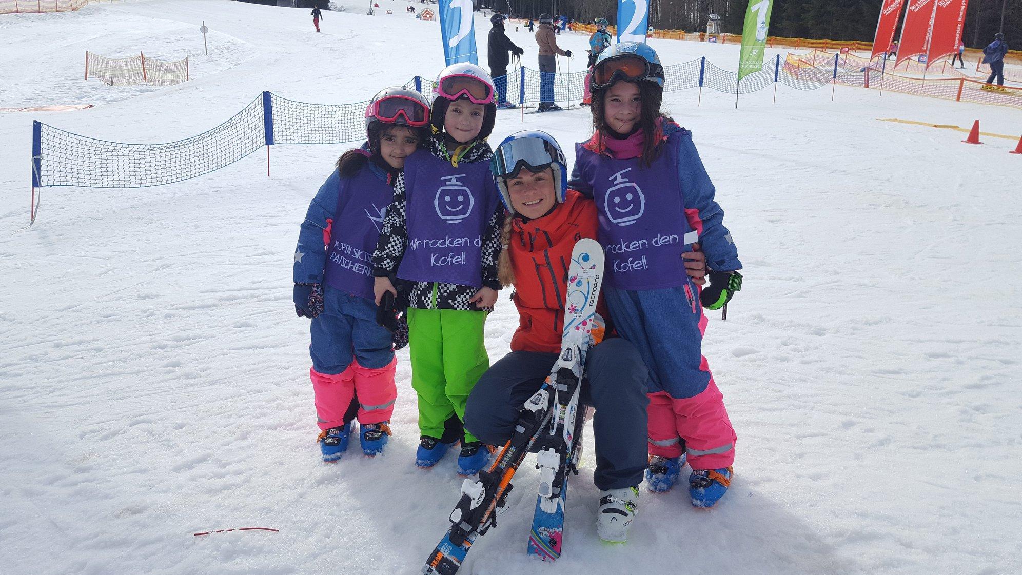 Igls - Kids Ski Lessons (4-15 y.) for Beginners