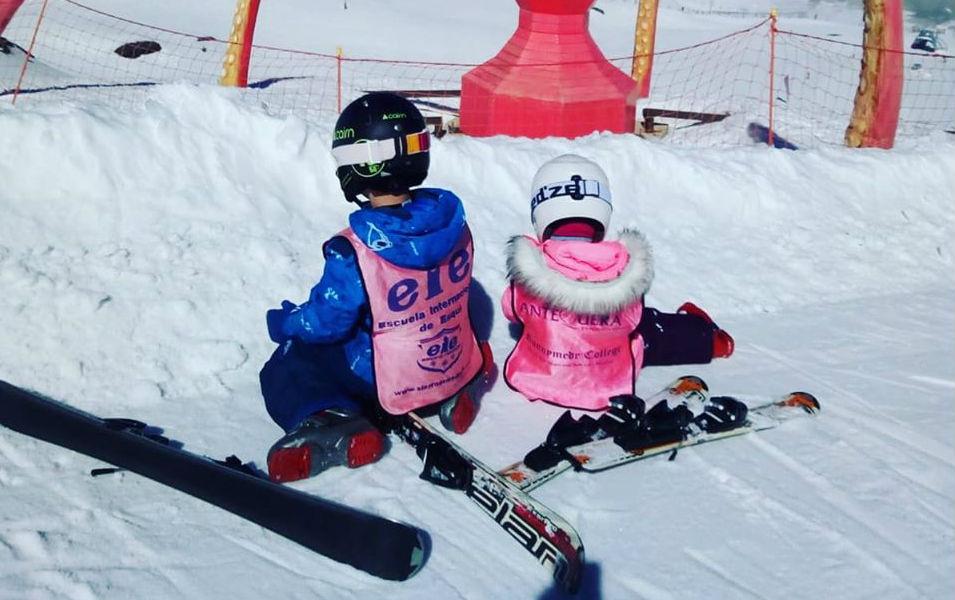 Sierra Nevada - Kids Ski Lessons (3-5 y.) for First Timers - Holidays