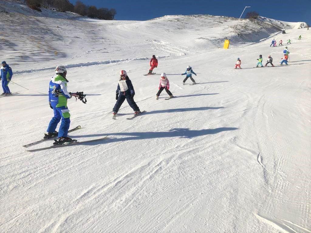 Ovindoli - Kids Ski Lessons (4-14 y.) for Beginners