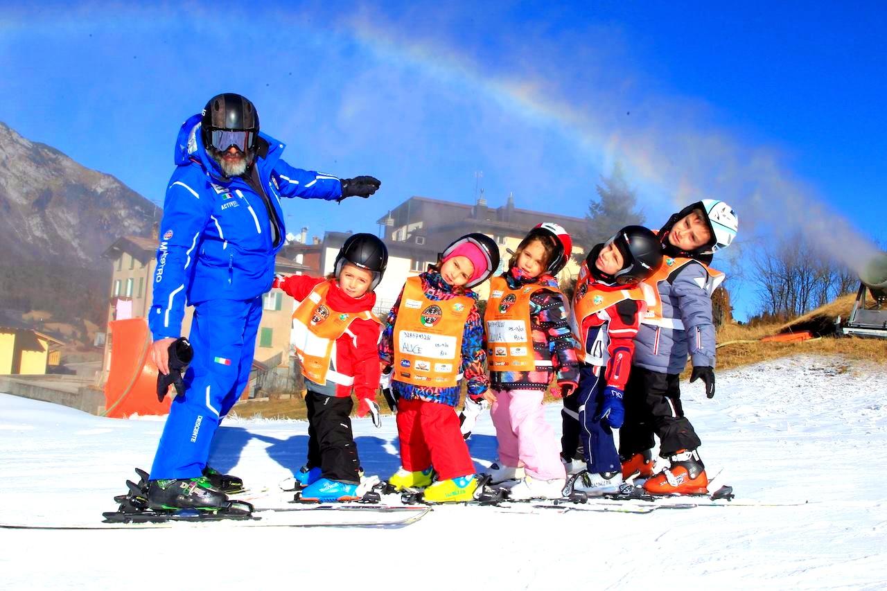 Andalo-Paganella - Kids Ski Lessons (4-5 y.) for Beginners - Baby Weekend