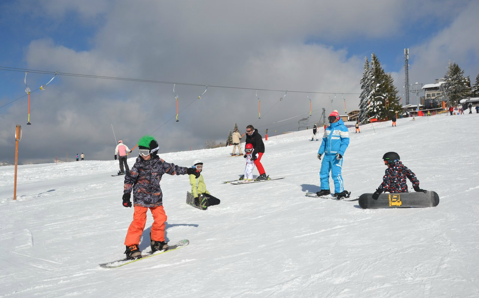 La Clusaz - Snowboarding Lessons for Kids (from 9 y.) of All Levels