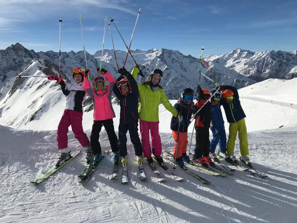 Passo Tonale - Kids Ski Lessons (4-7 y.) for First Timers - Christmas