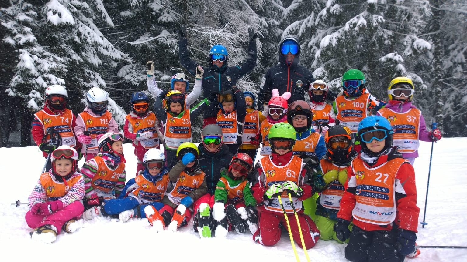Passo Tonale - Kids Ski Lessons (4-13 y.) - Christmas