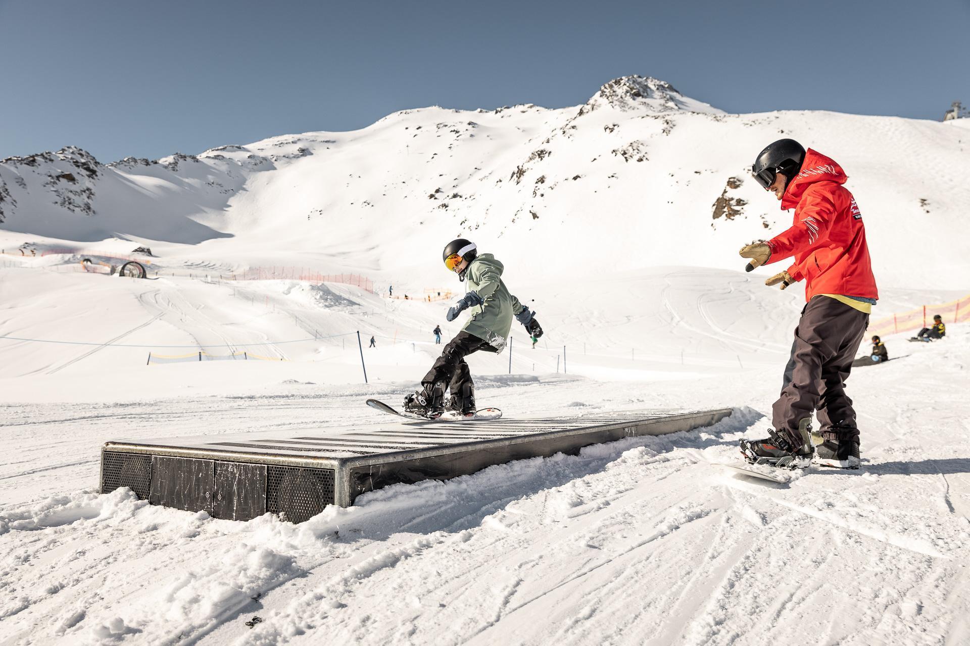 Sölden - Private Snowboarding Lessons for Kids of All Levels