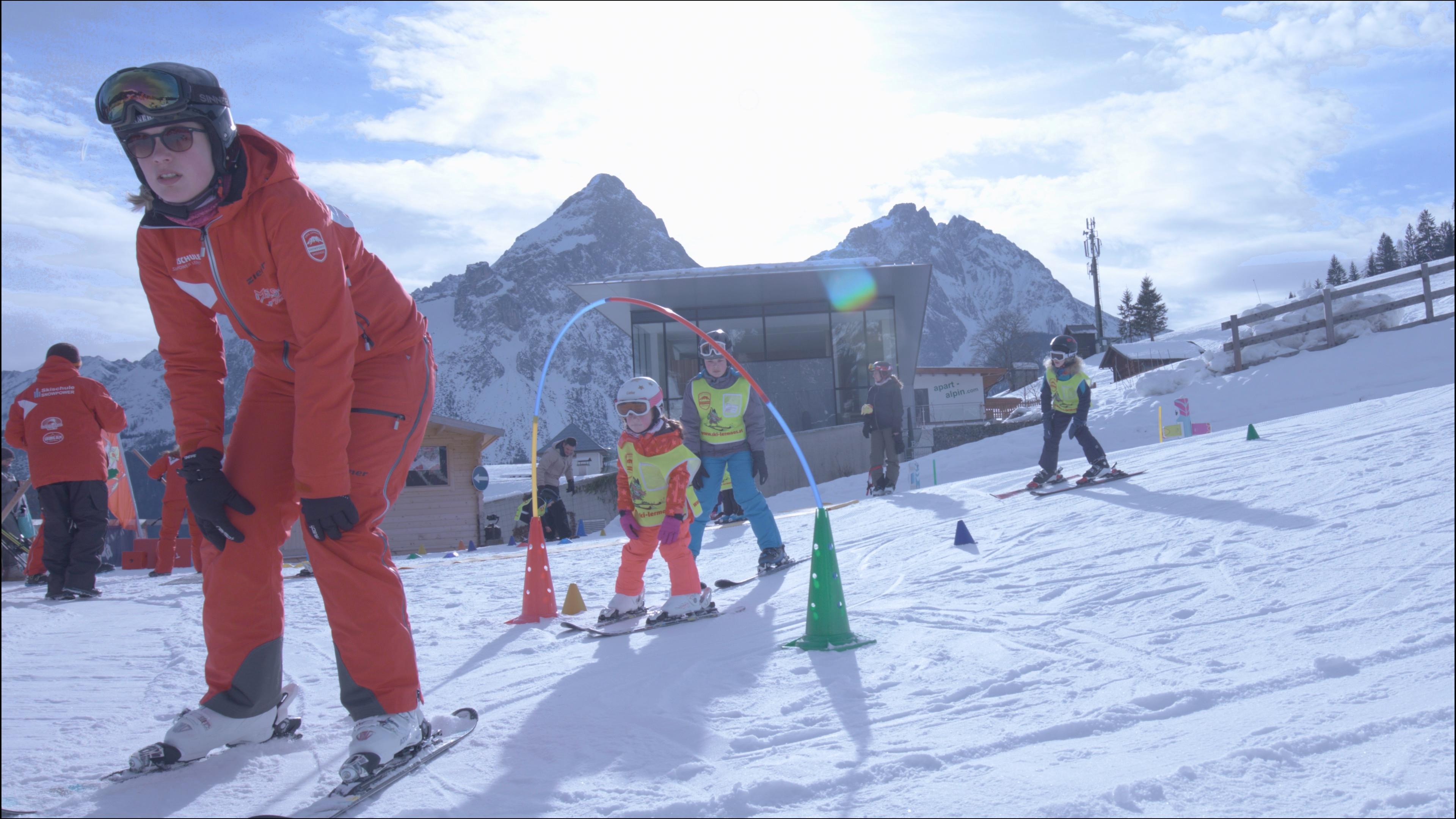 Lermoos-Grubigstein - Kids Ski Lessons (4-16 y.) for All Levels - Half Day