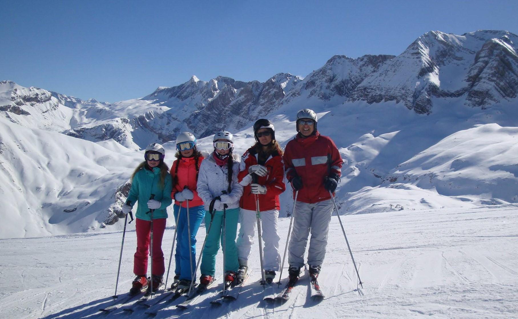 Panticosa - Kids Ski Lessons (6-14 y.) for Beginners