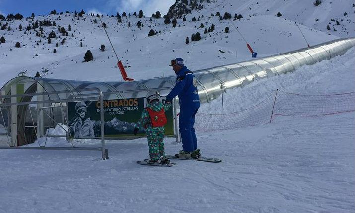 Formigal - Kids Ski Lessons (from 4 y.) for All Levels in High Season