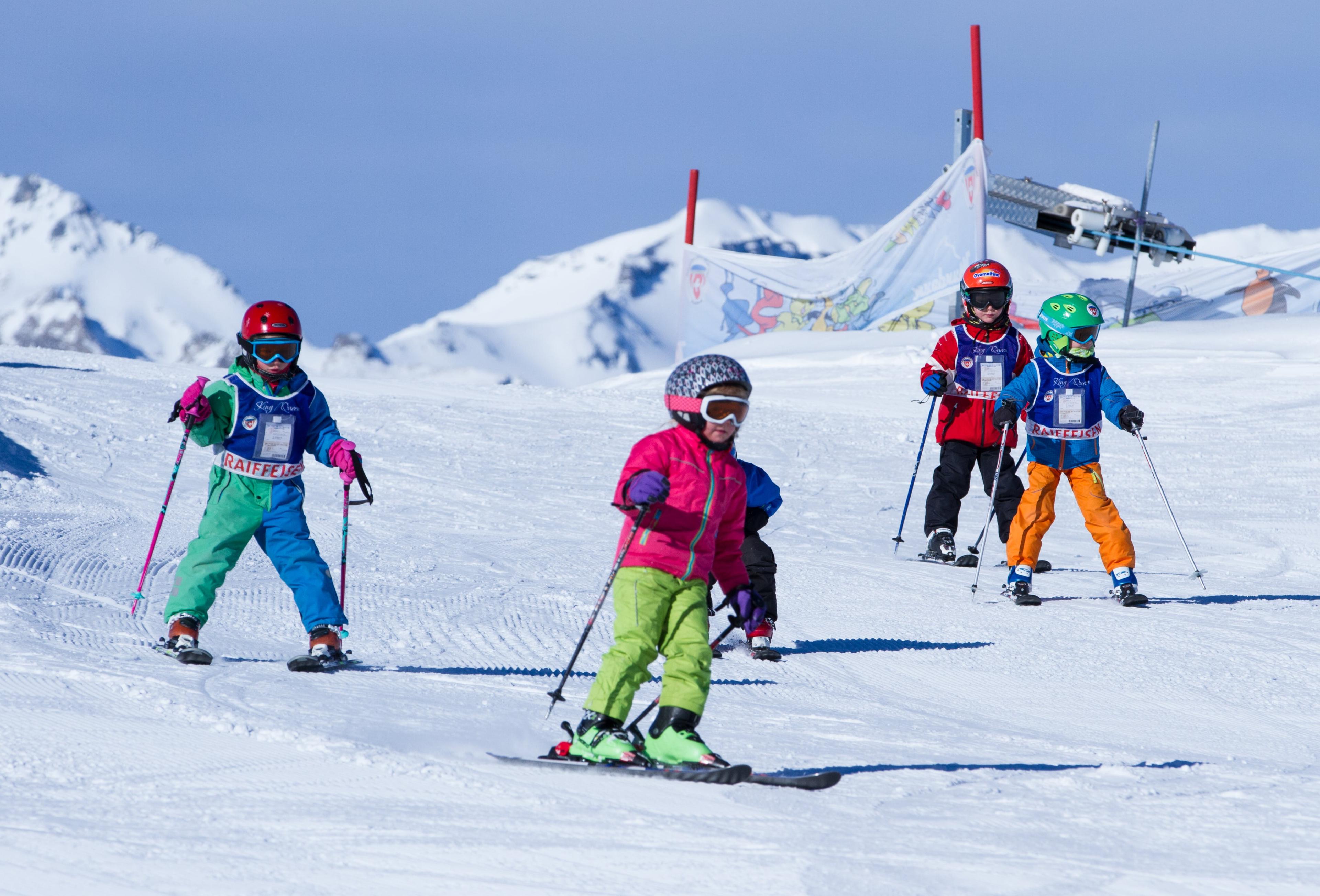 Obersaxen Mundaun - Ski Lessons for Kids (3-7 years) - Full Day - Beginner