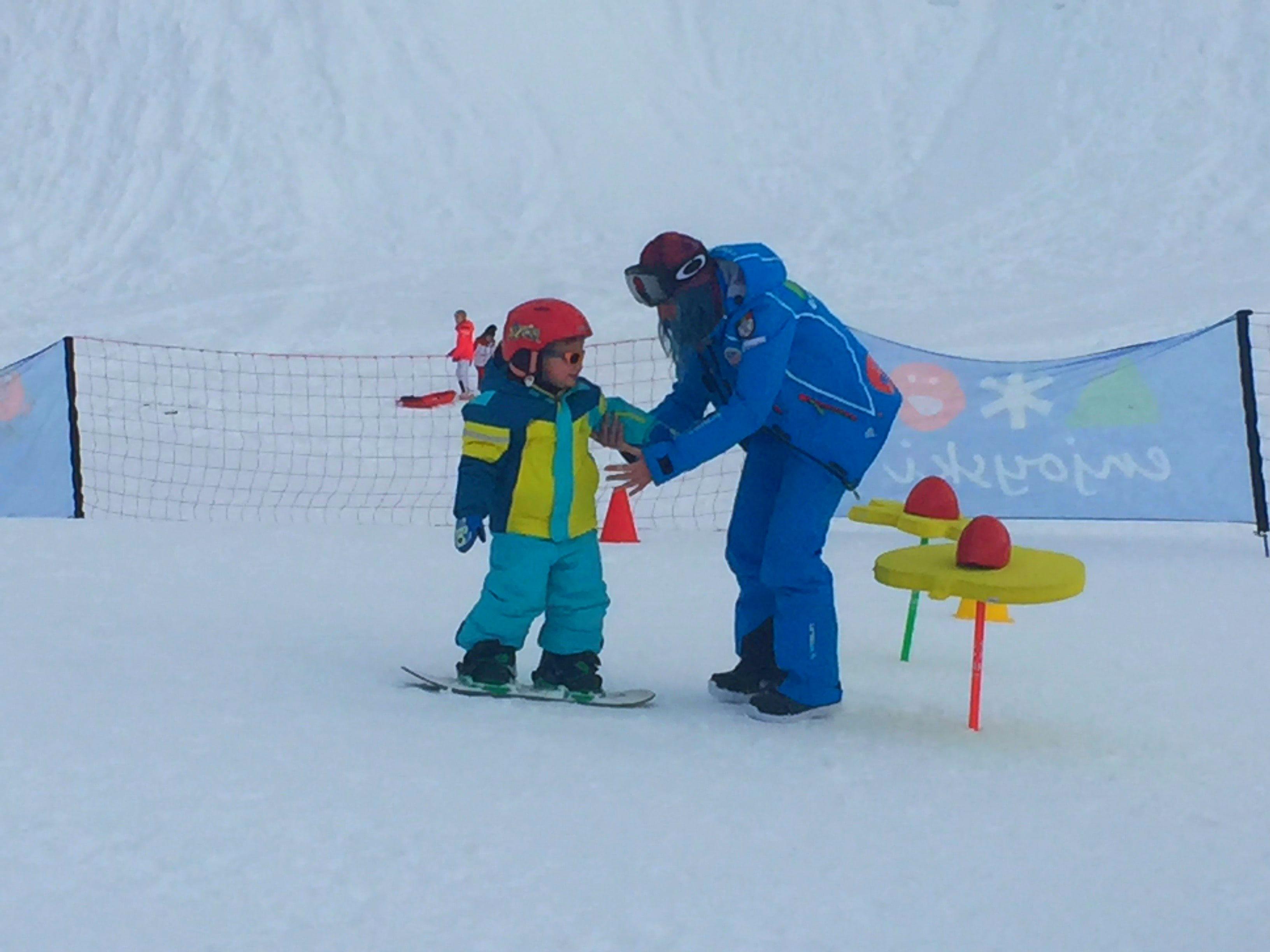 Chiesa - Snowboarding Lessons (6-12 y.) for First-Timers - Holidays