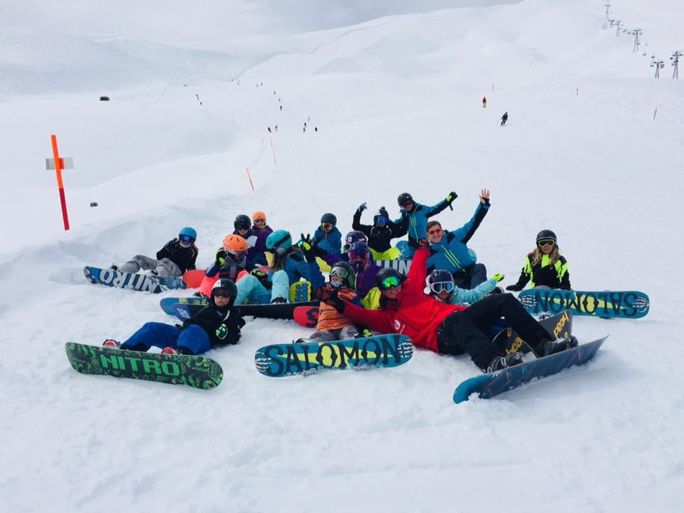 Wengen - Snowboarding Lessons (from 8 y.) for Beginners