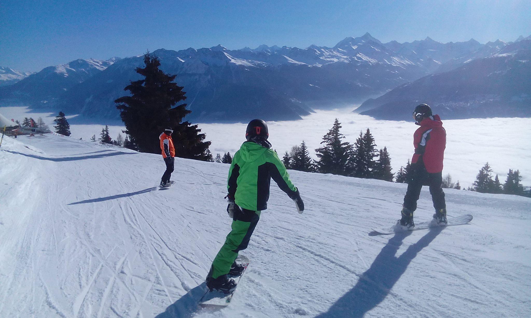Crans Montana - Snowboarding Lessons for Kids (12-15 years) - Max 5 - Crans