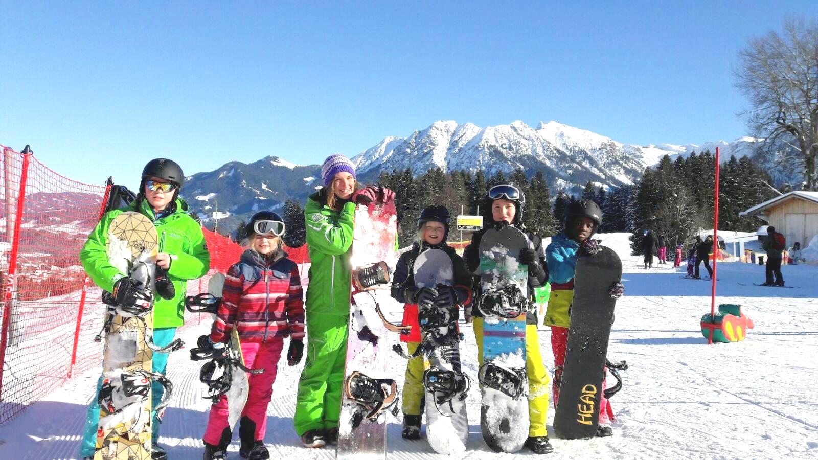 Oberstdorf-Nebelhorn - Snowboarding Lessons for Kids - All Levels