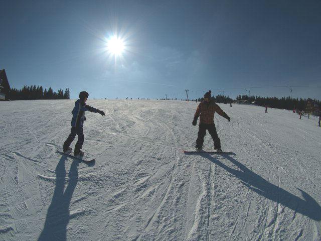 Pec pod Snezkou - Private Snowboarding Lessons for All Levels & Ages