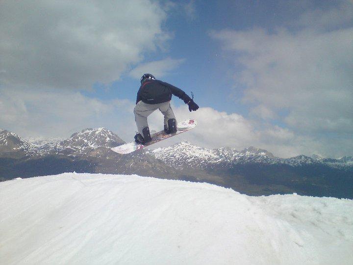 Serre Chevalier - Snowboard Lessons Teens & Adults- Incl. Equipment - Advanced