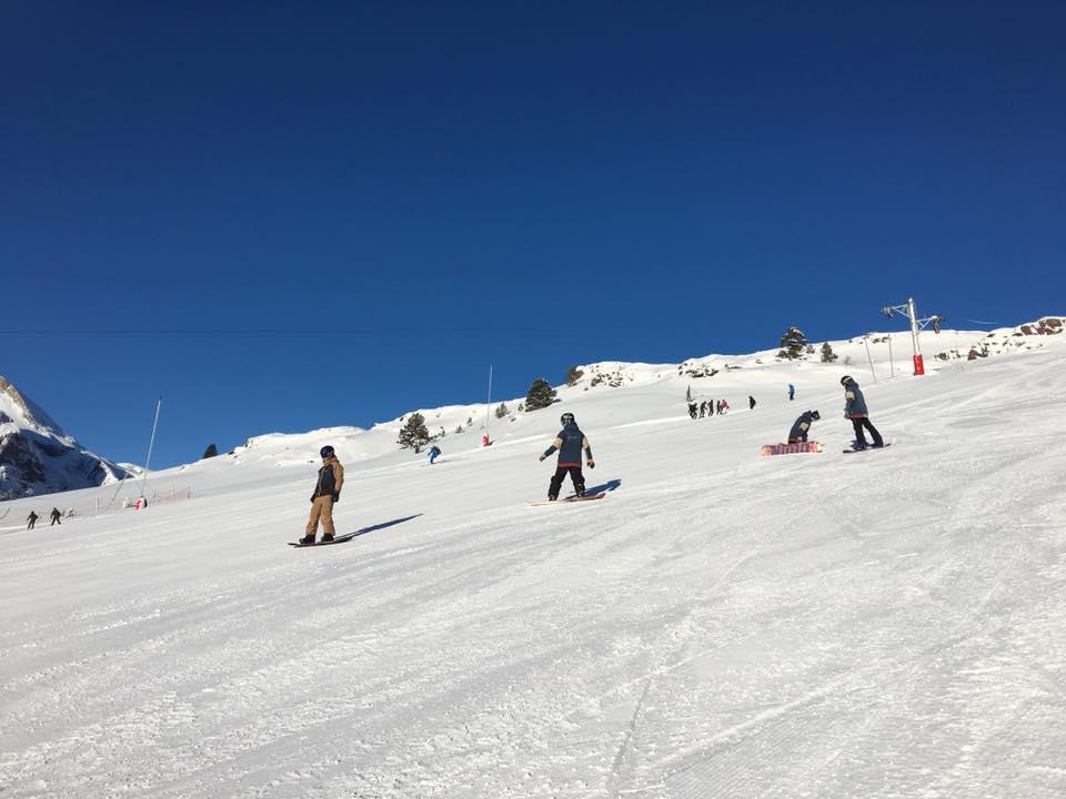 Candanchú - Snowboard Lessons for Kids & Adults - Holidays