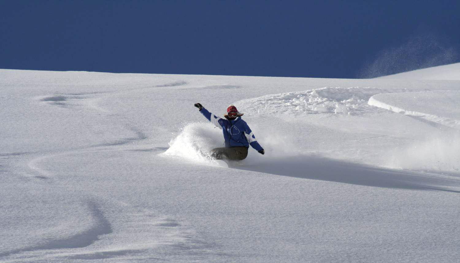 Stubai Gletscher - Snowboarding Lessons for Teens (11-16 years)