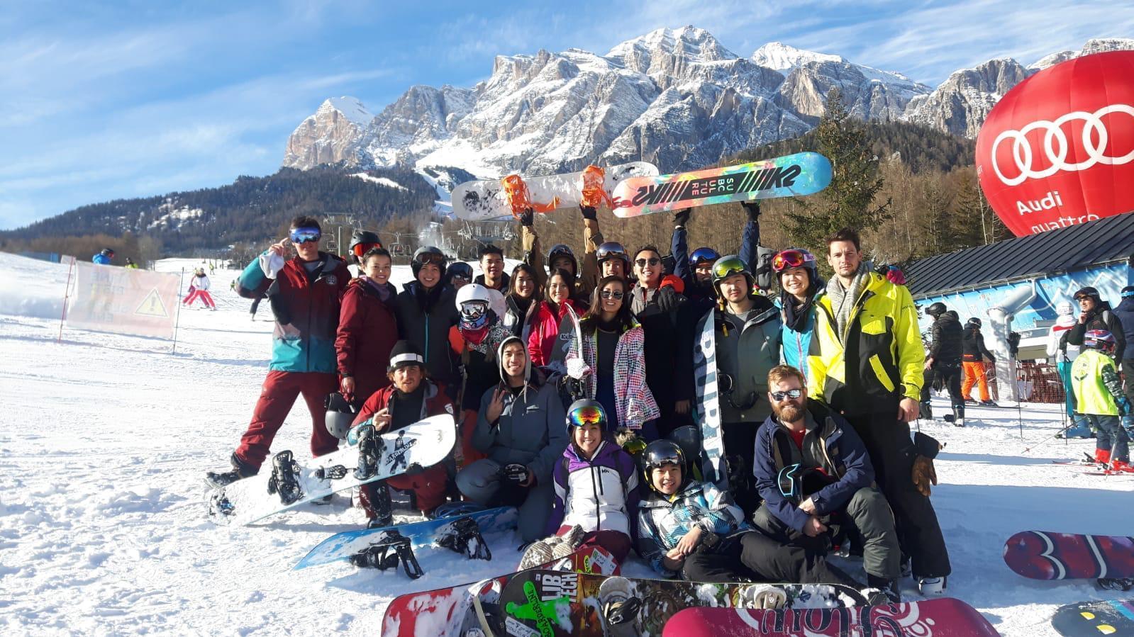 Cortina d'Ampezzo - Snowboarding Lessons for Adults