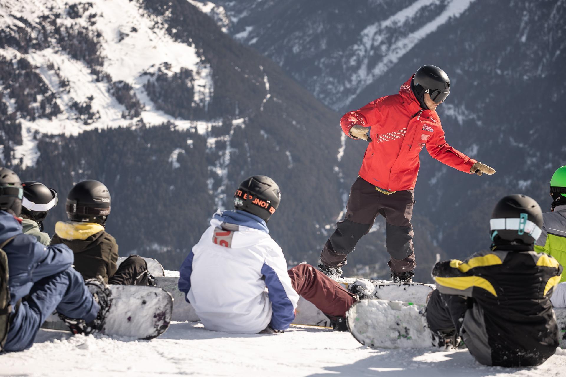 Sölden - Snowboarding Lessons for Kids (9-15 y.)