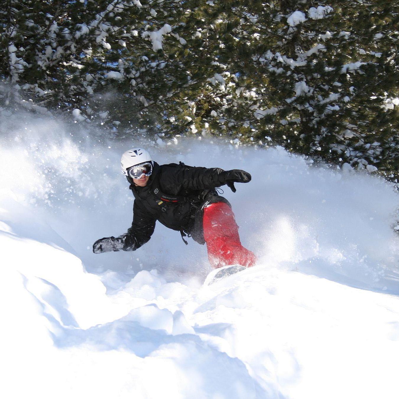 Zell am Ziller - Snowboarding Lessons for Kids & Adults - Beginners