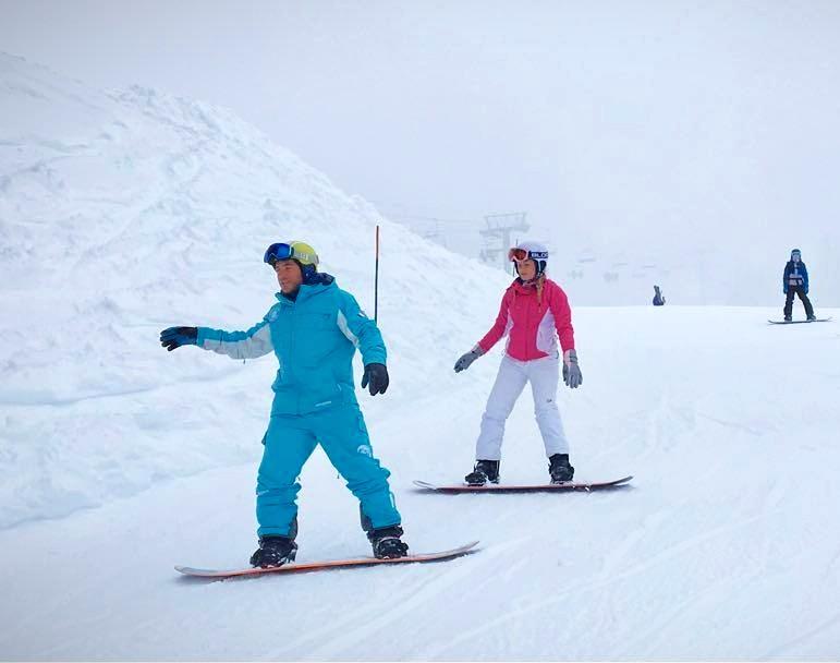 Avoriaz - Snowboarding Lessons (from 8 y.) for First Timers - Morning