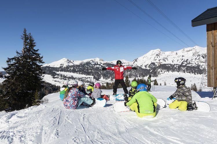 Wildhaus - Snowboarding Lessons for Kids (6-15 years) - All Levels
