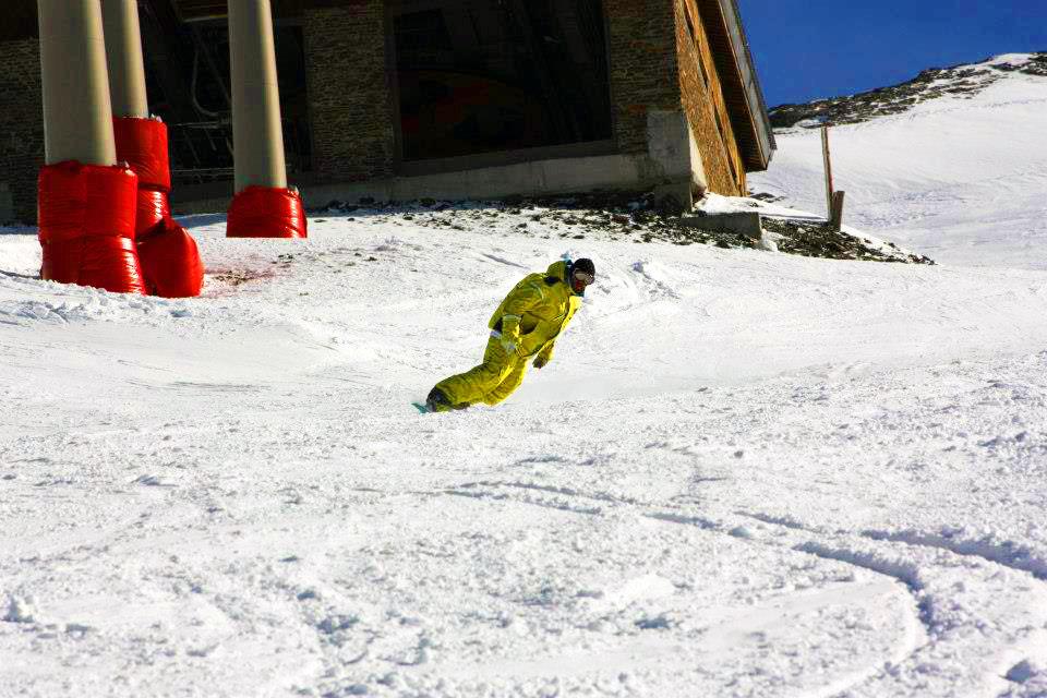 Sierra Nevada - Adult Snowboarding Lessons for First Timers - Holidays